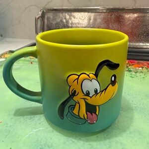 Disney Park’s Goofy and Pluto Two-Toned Satin Finish Coffee Mug